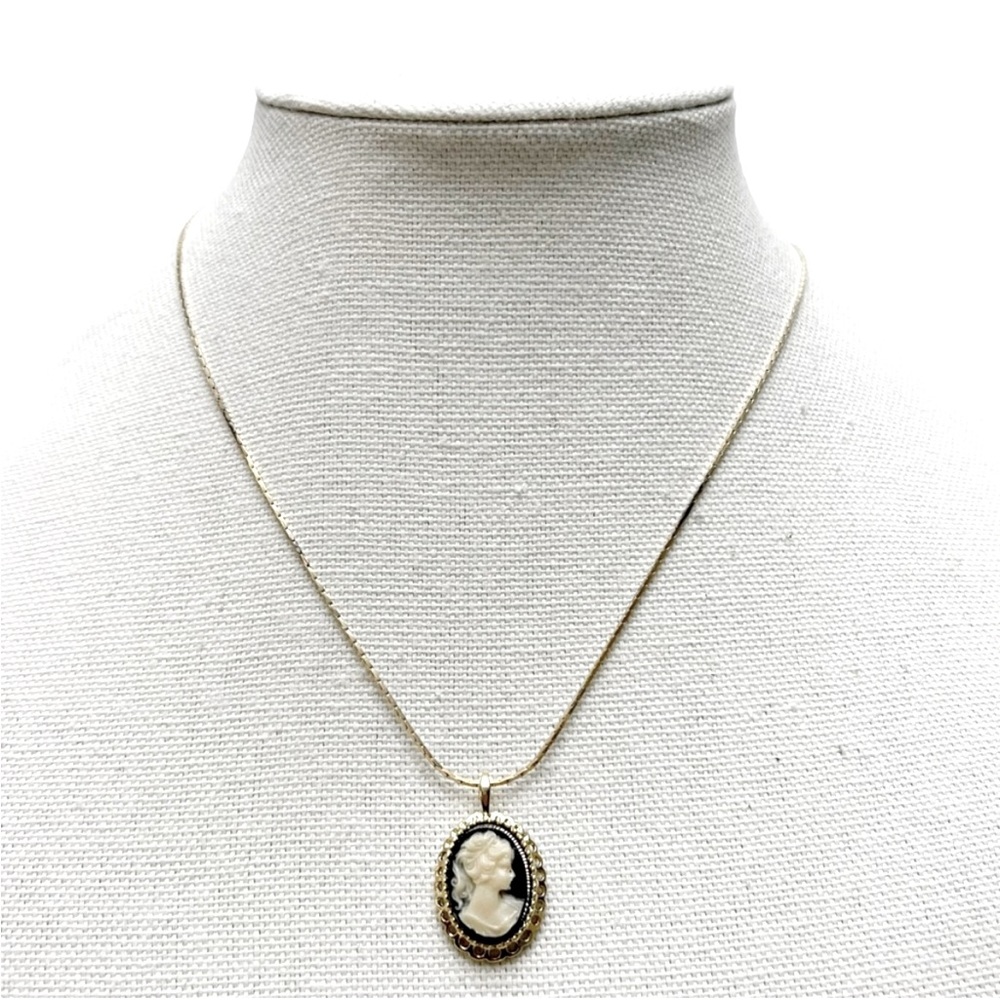Vintage Black & Goldtone Cameo Pendant Chain Necklace 18” Victorian Gothic Style